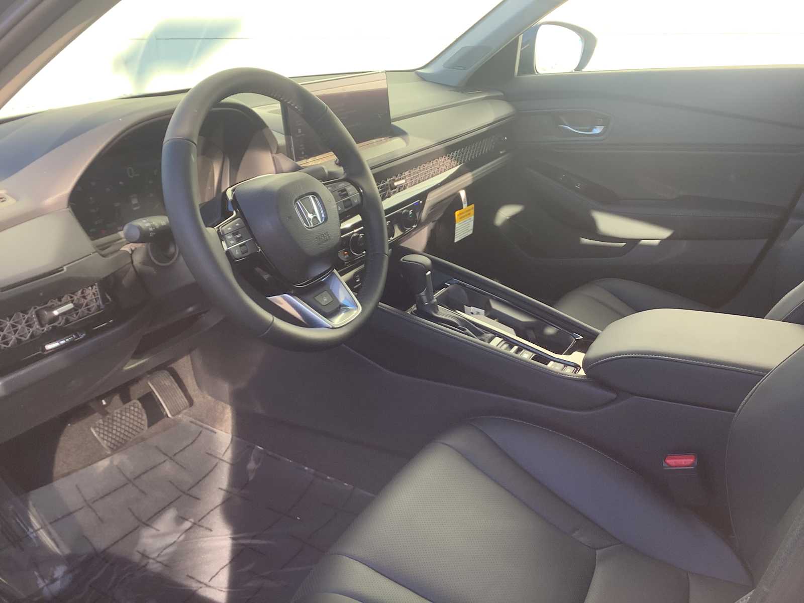 2025 Honda Accord Hybrid Touring photo 3