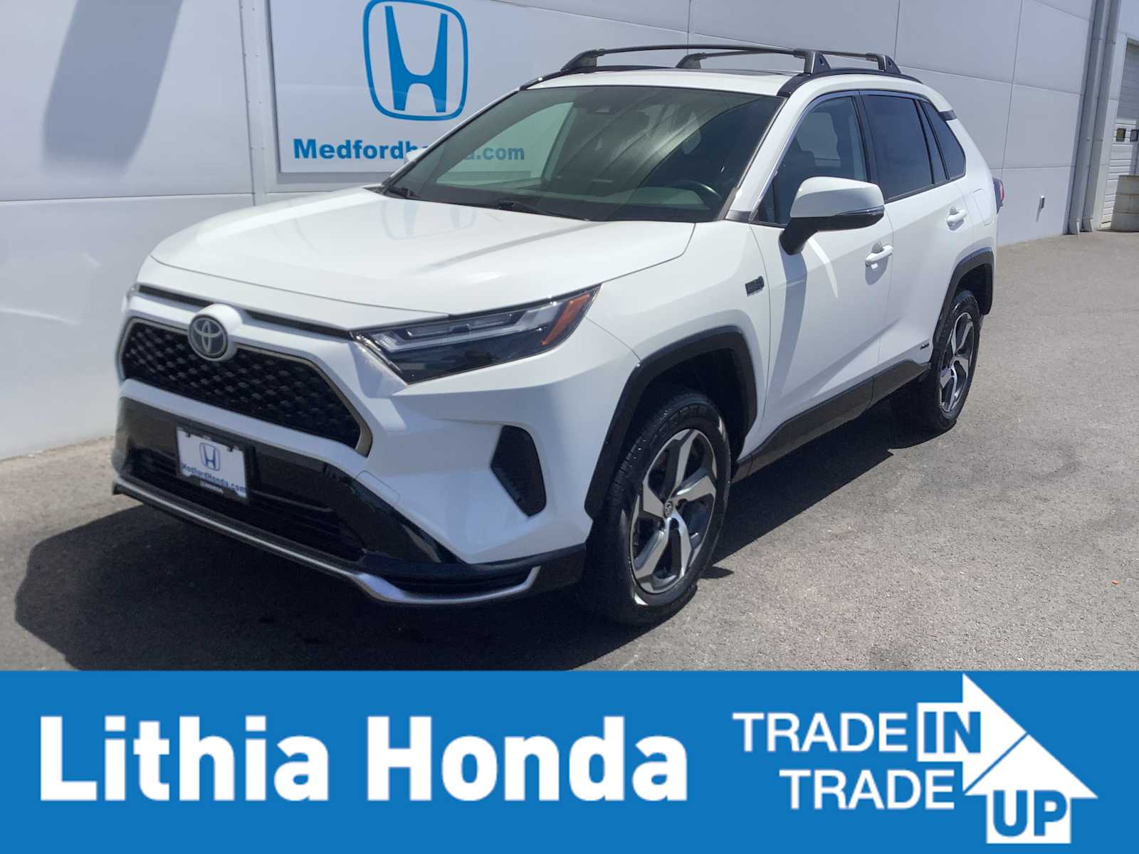 Thumbnail: 2022 Toyota RAV4 - 1