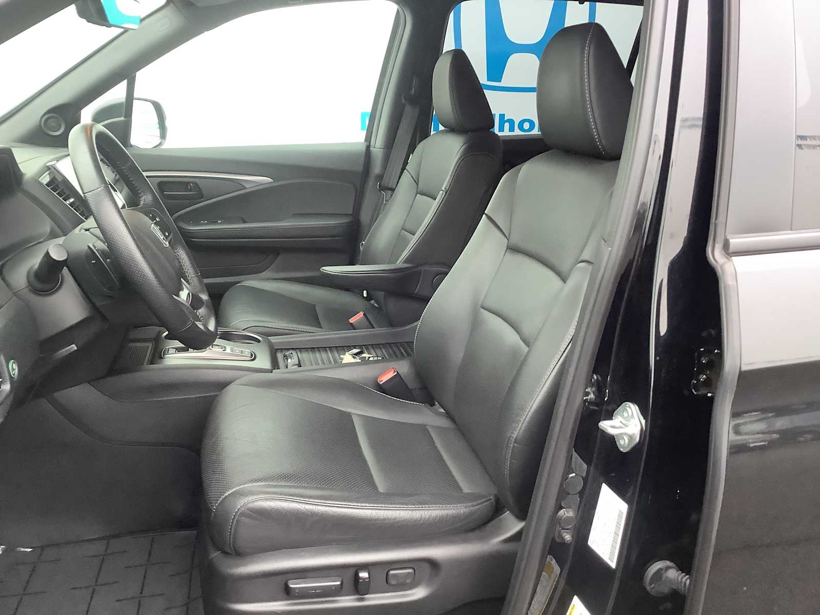 Thumbnail: 2023 Honda Passport - 11