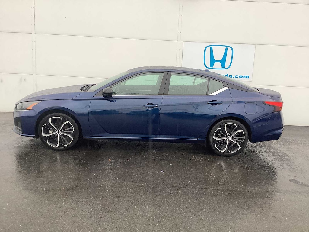 Used 2023 Nissan Altima 2.5 SR Sedan