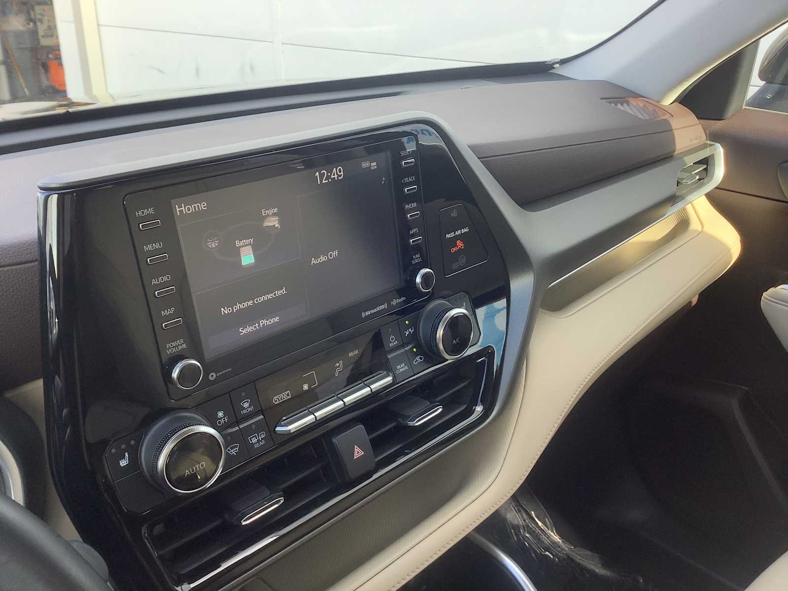 Thumbnail: 2021 Toyota Highlander - 17