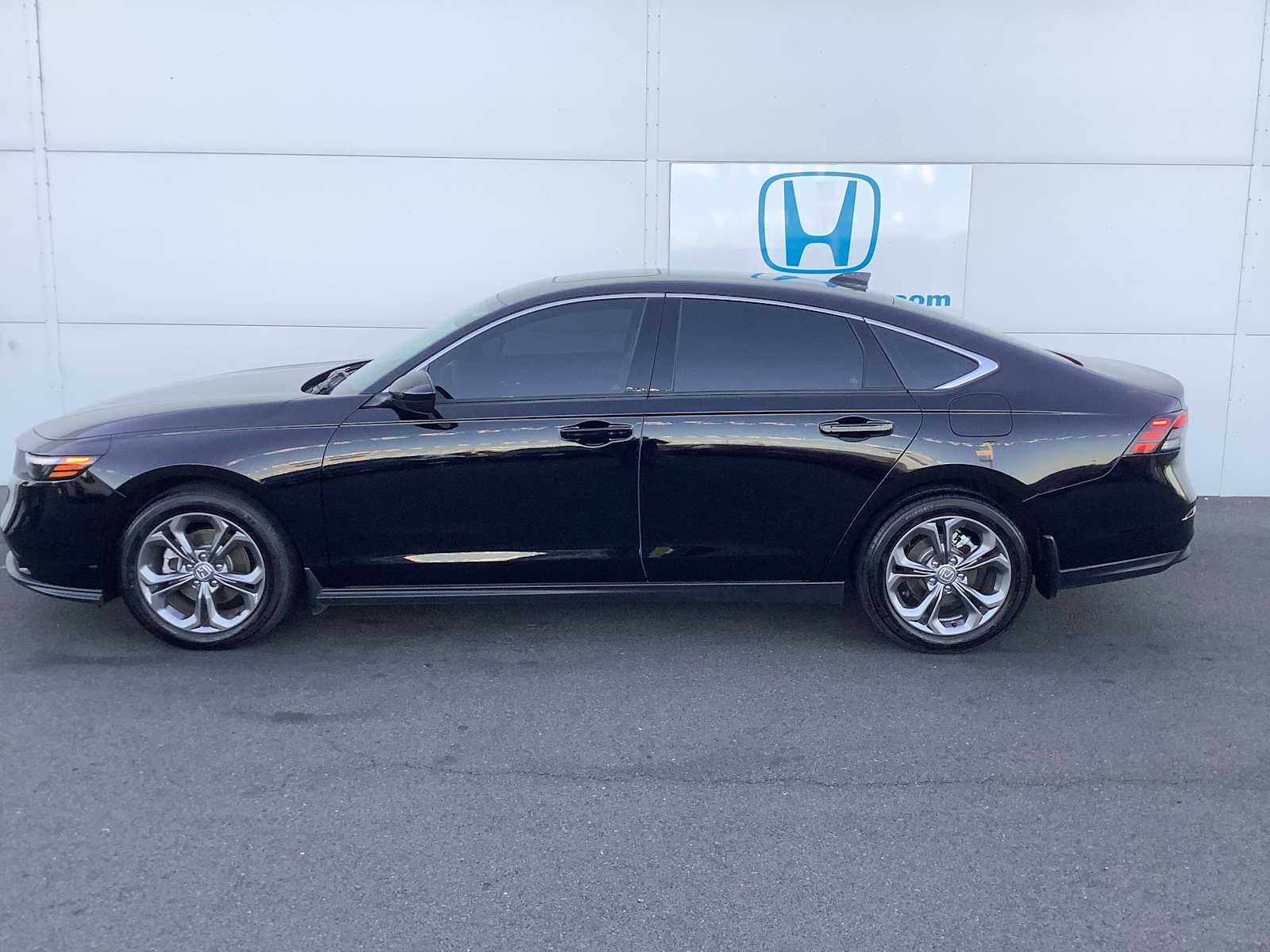 2024 Honda Accord EX 2