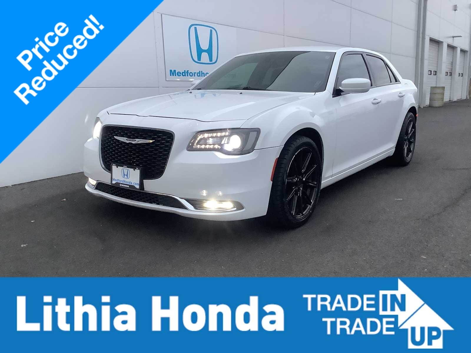 2019 Chrysler 300 S's photo