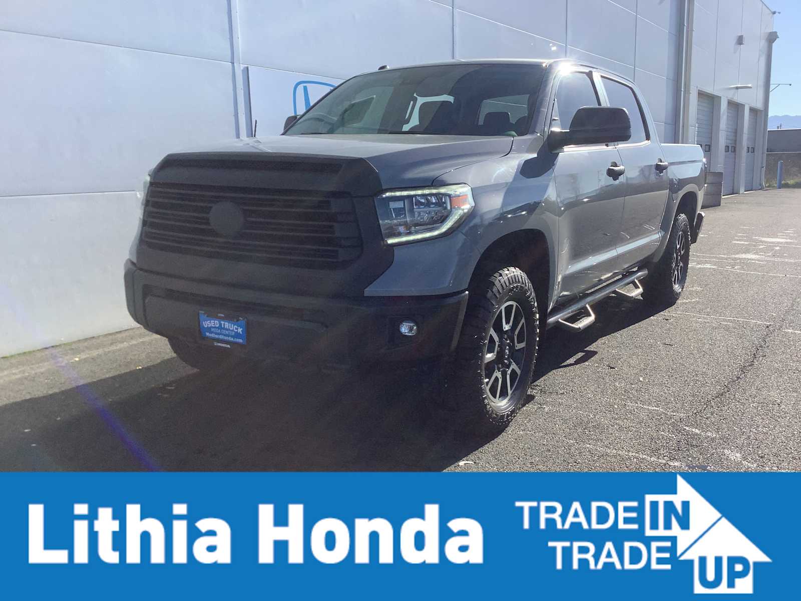 2018 Toyota Tundra Limited's photo
