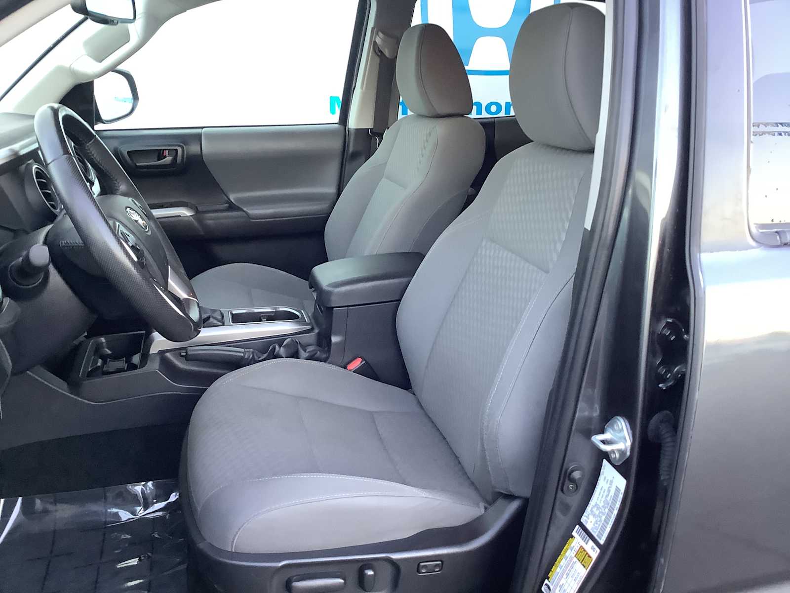 Thumbnail: 2022 Toyota Tacoma - 11