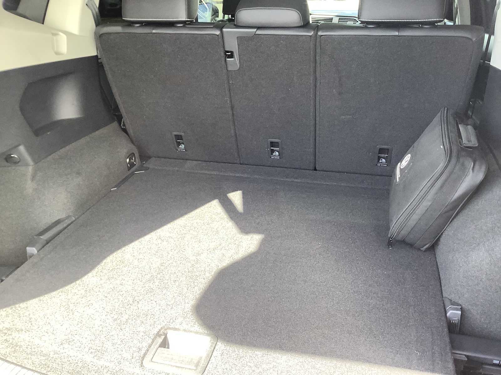 Thumbnail: 2022 Volkswagen Tiguan - 14