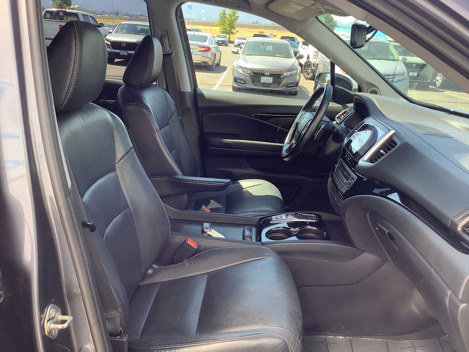 Thumbnail: 2016 Honda Pilot - 15