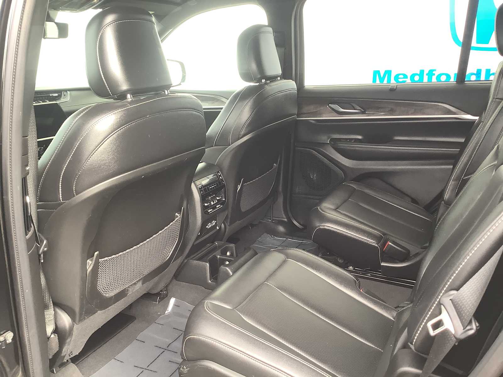 Thumbnail: 2024 Jeep Grand Cherokee L - 12