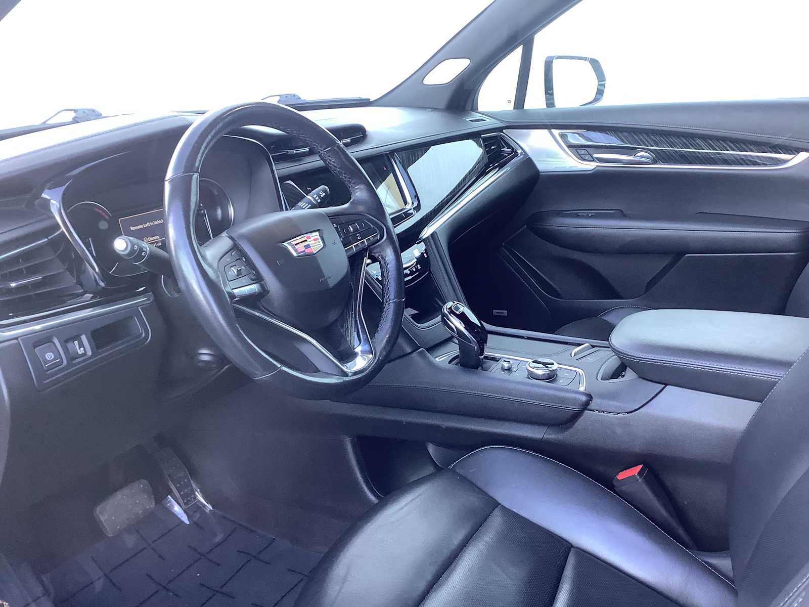 Thumbnail: 2023 Cadillac XT6 - 3