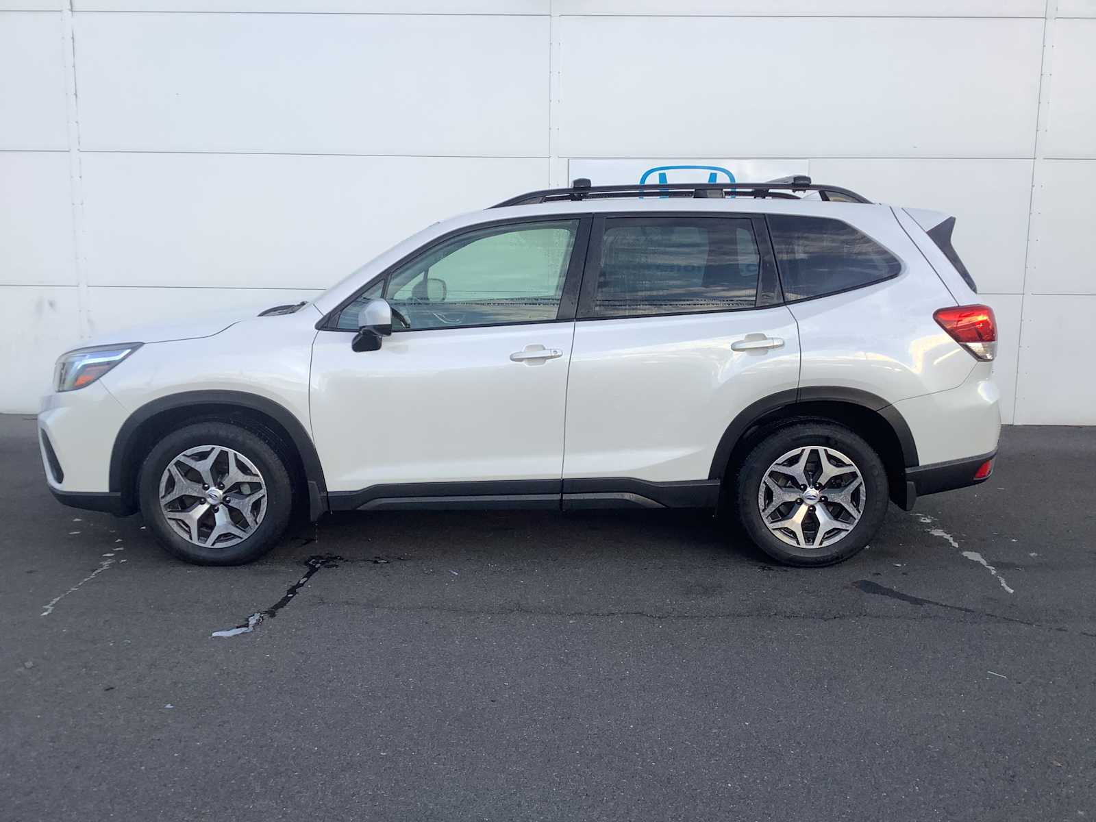 2021 Subaru Forester Premium photo 2