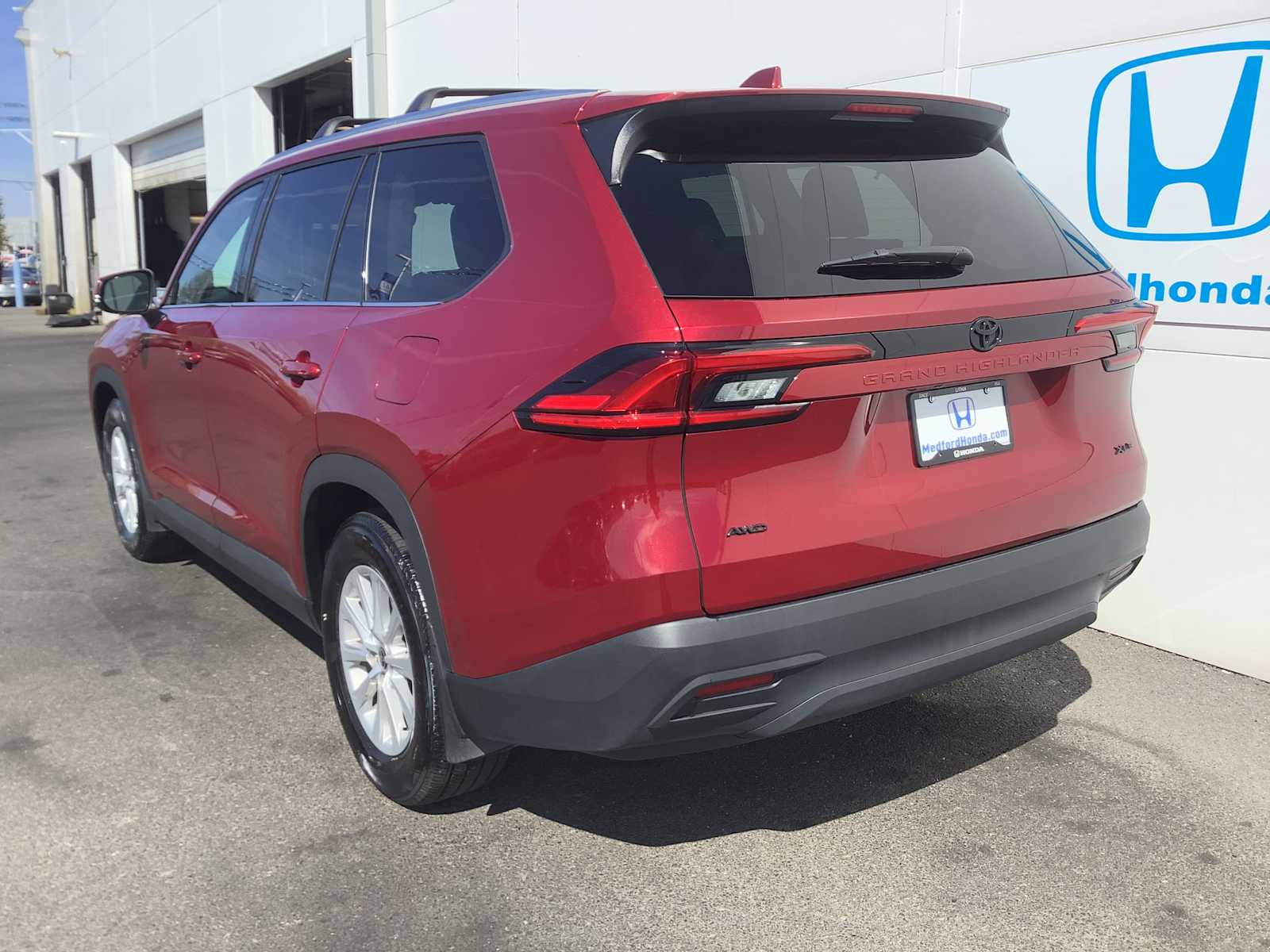 Thumbnail: 2024 Toyota Grand Highlander - 4