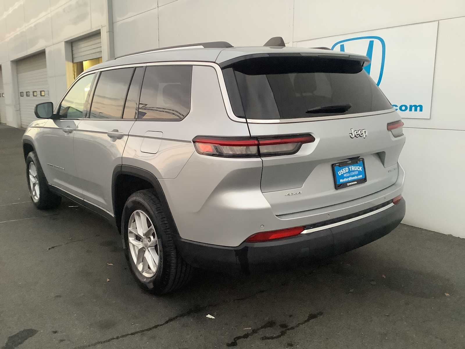 Thumbnail: 2023 Jeep Grand Cherokee - 4