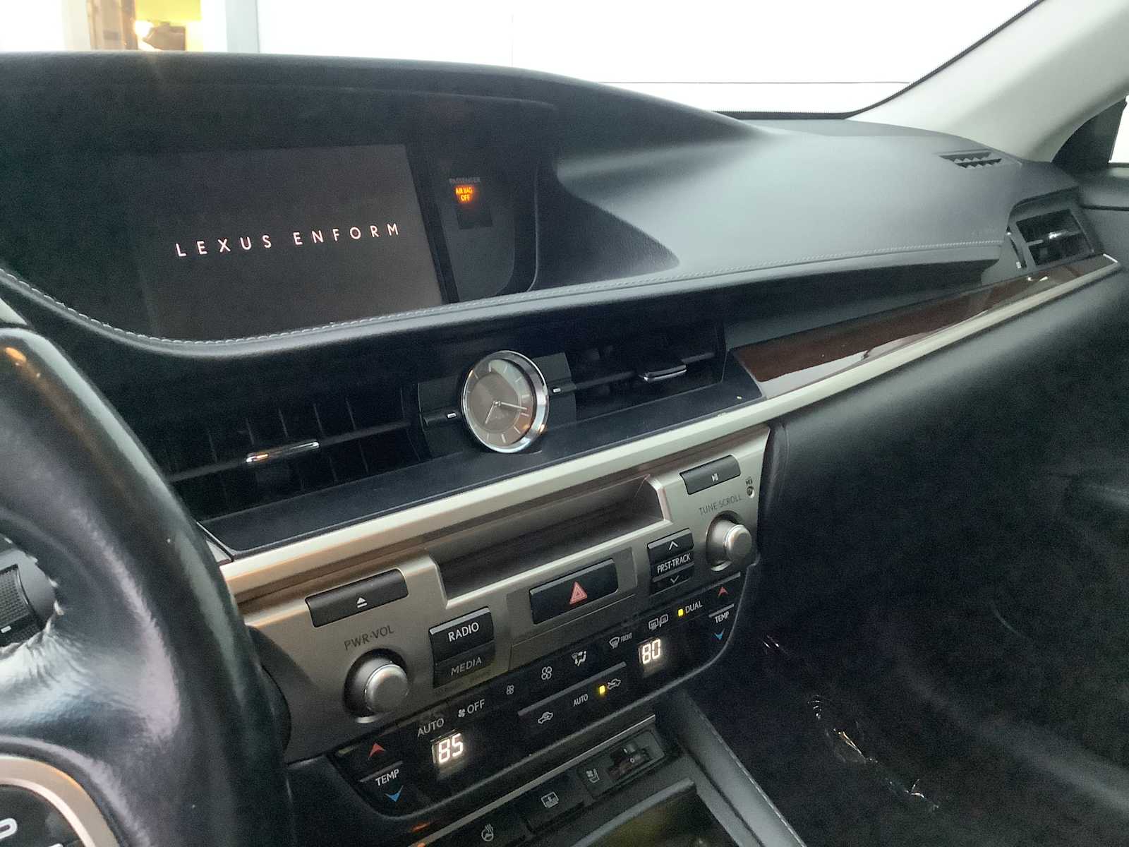 Thumbnail: 2016 Lexus ES - 17