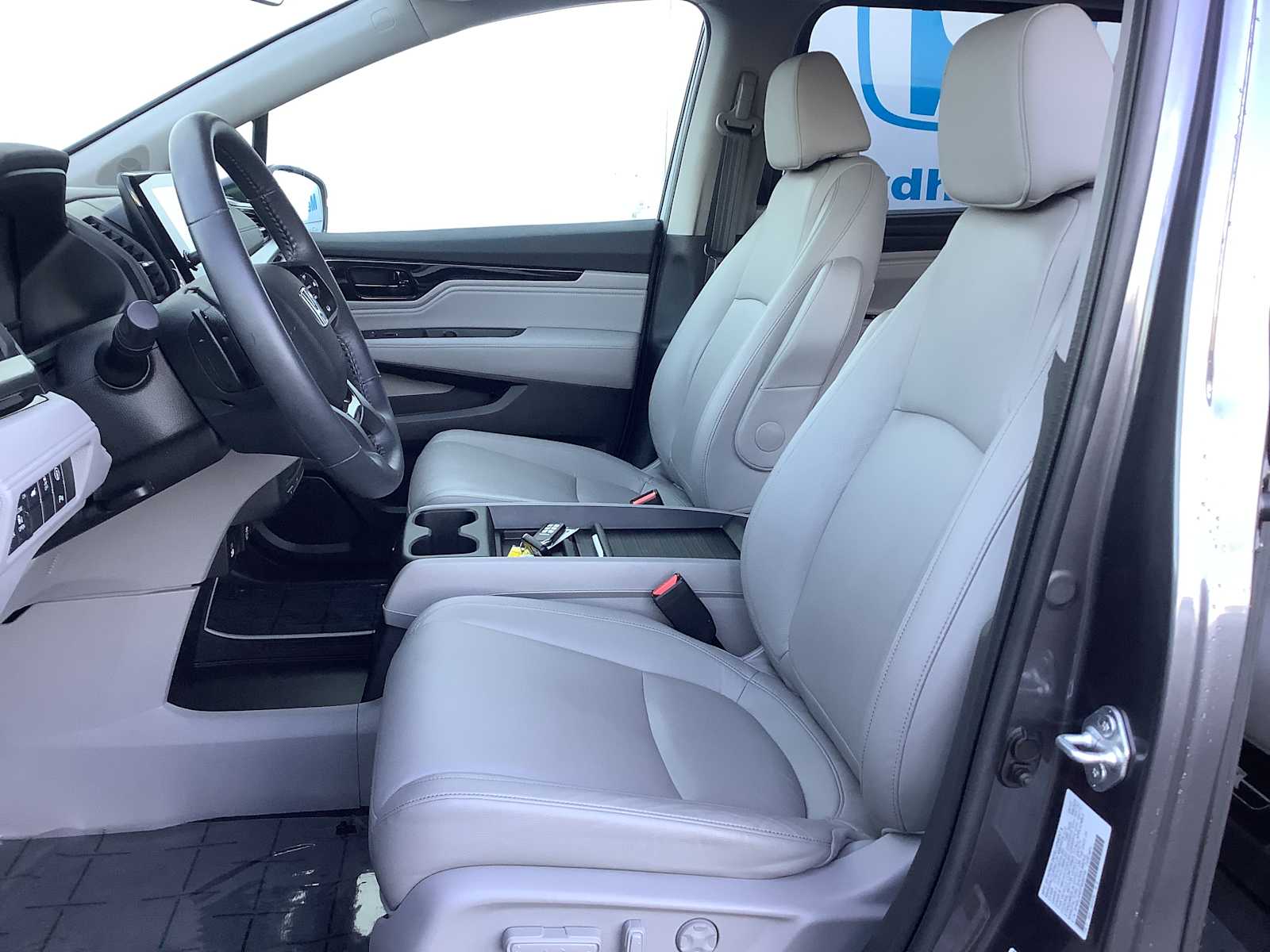 2023 Honda Odyssey Touring - Photo 11