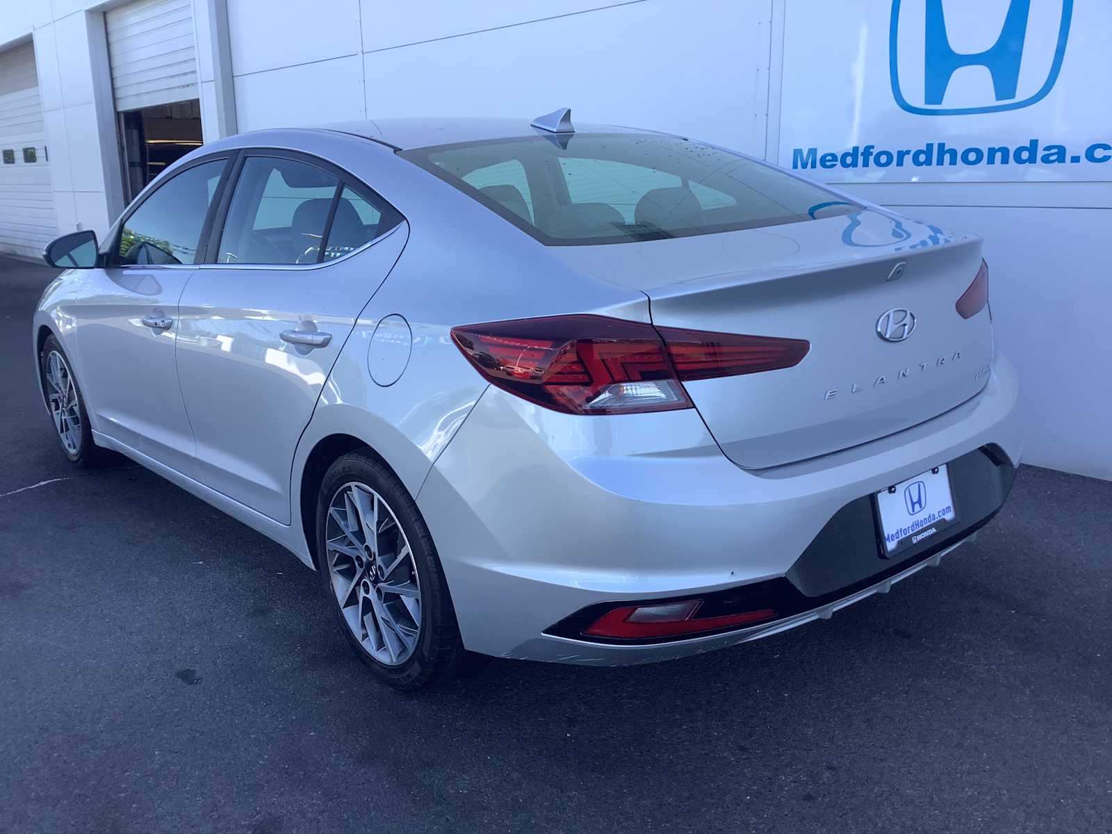 Thumbnail: 2020 Hyundai Elantra - 3