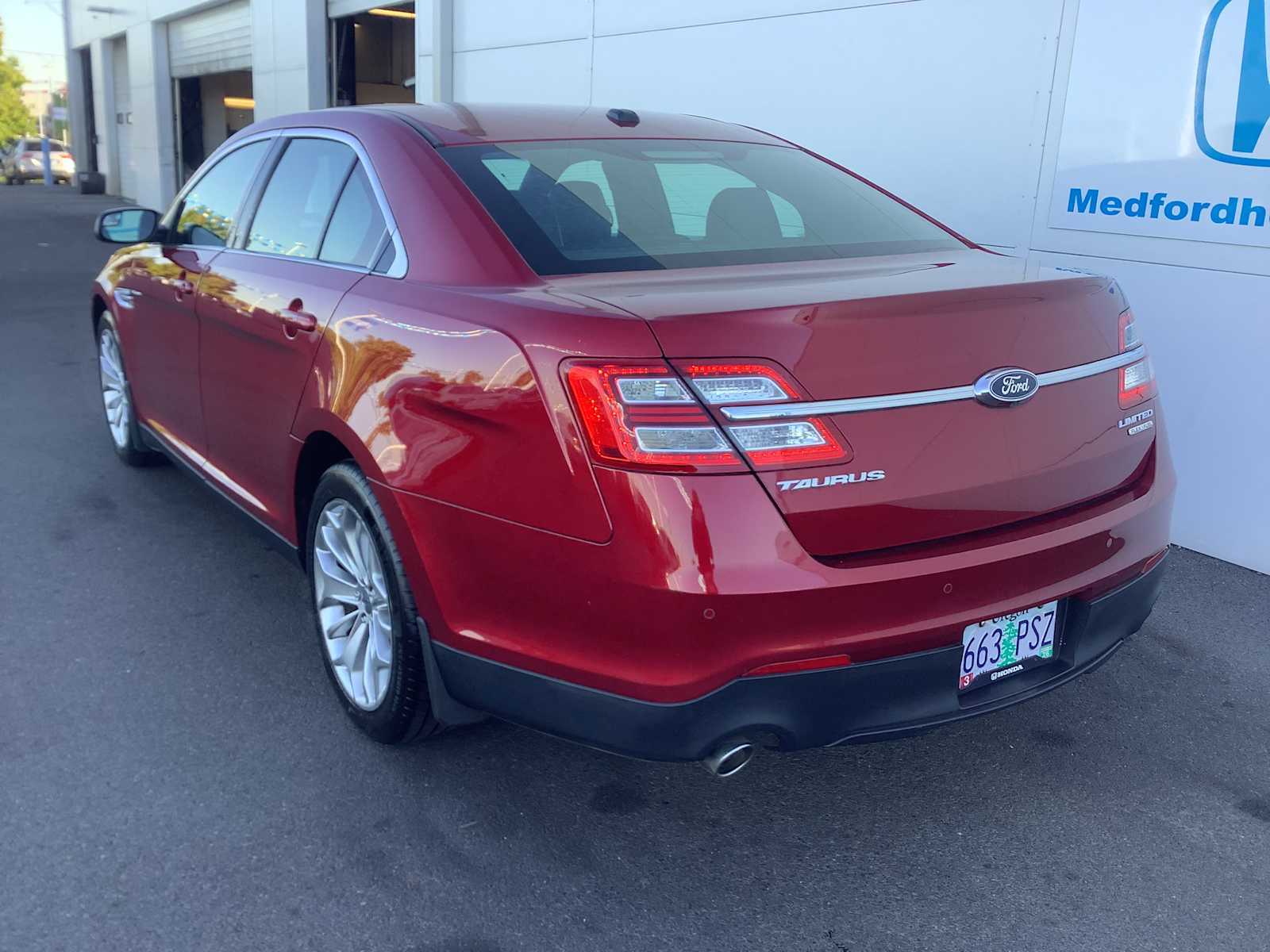Thumbnail: 2013 Ford Taurus - 4