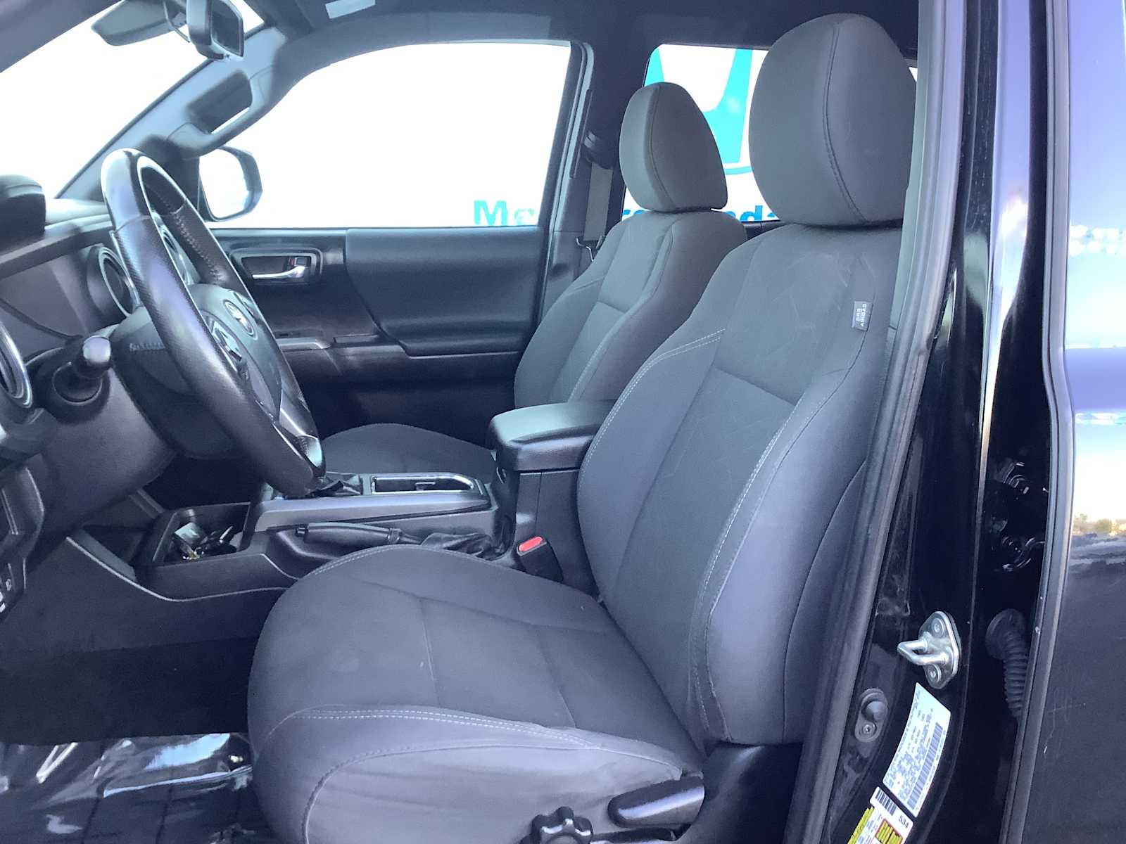 Thumbnail: 2019 Toyota Tacoma - 10