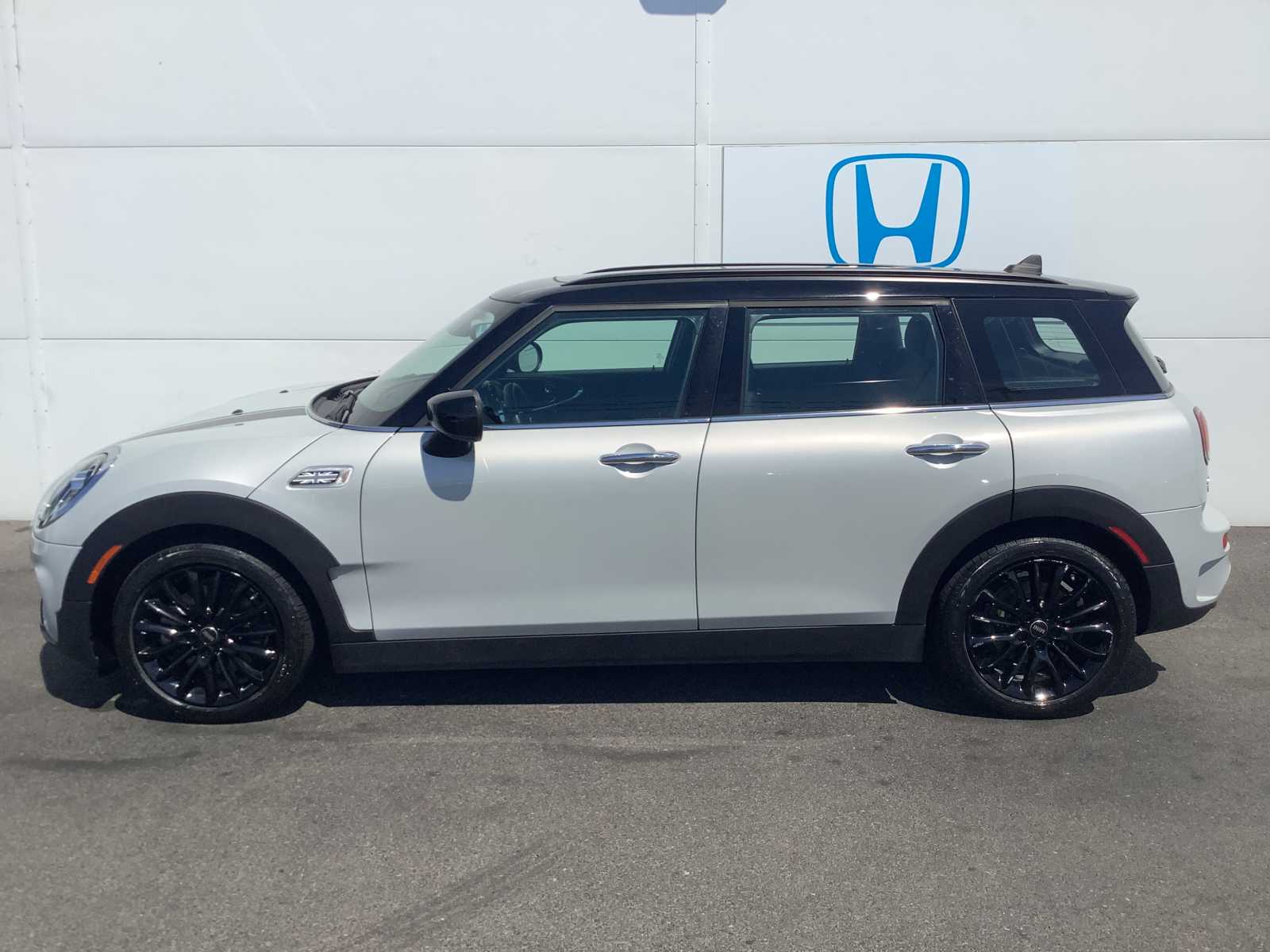 Used 2021 MINI Clubman S with VIN WMWLV7C08M2P34489 for sale in Medford, OR