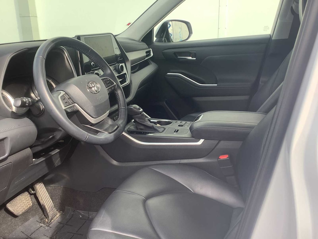 Used 2023 Toyota Highlander Hybrid XLE SUV
