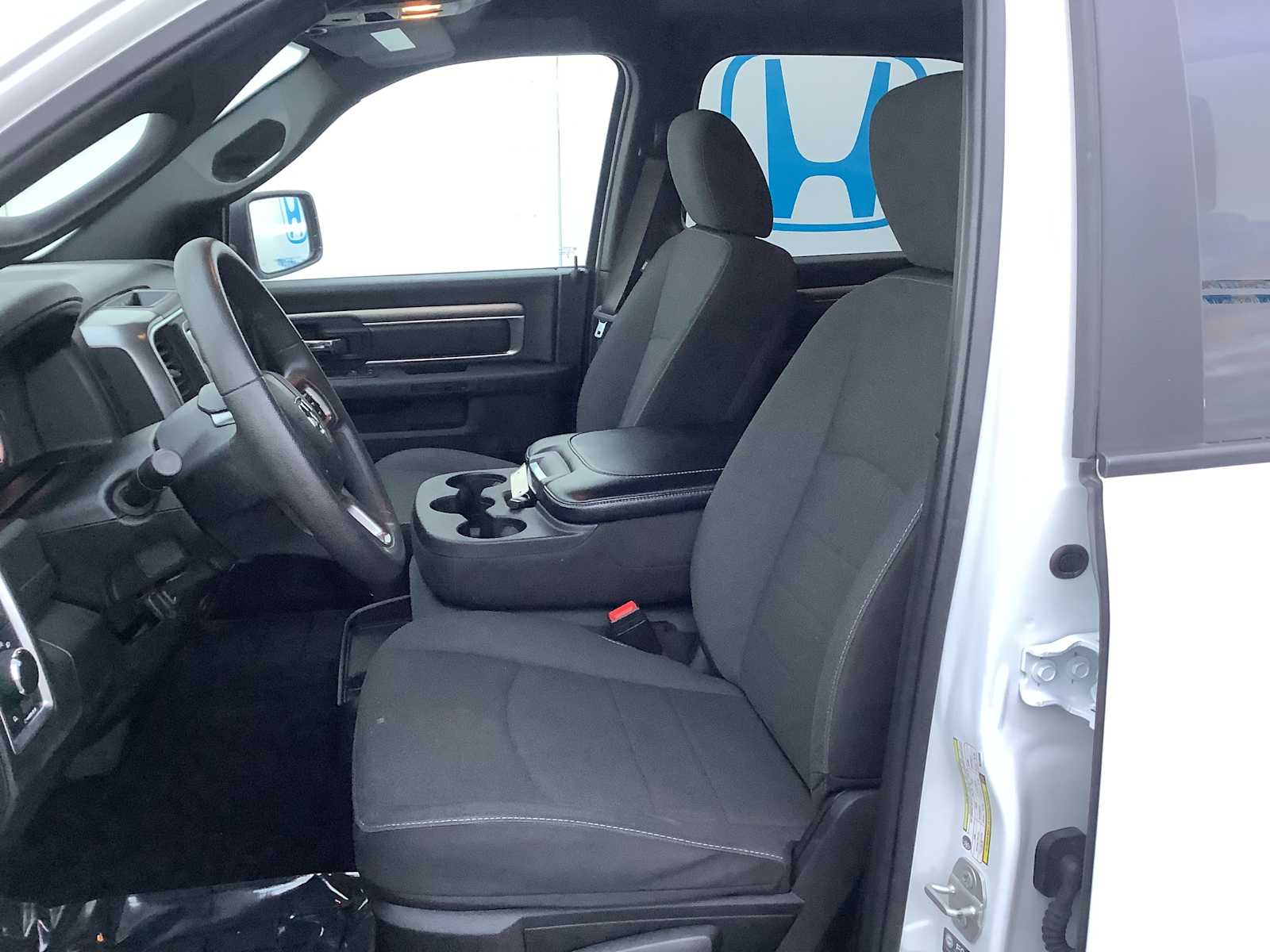 Thumbnail: 2024 RAM 1500 Classic - 11