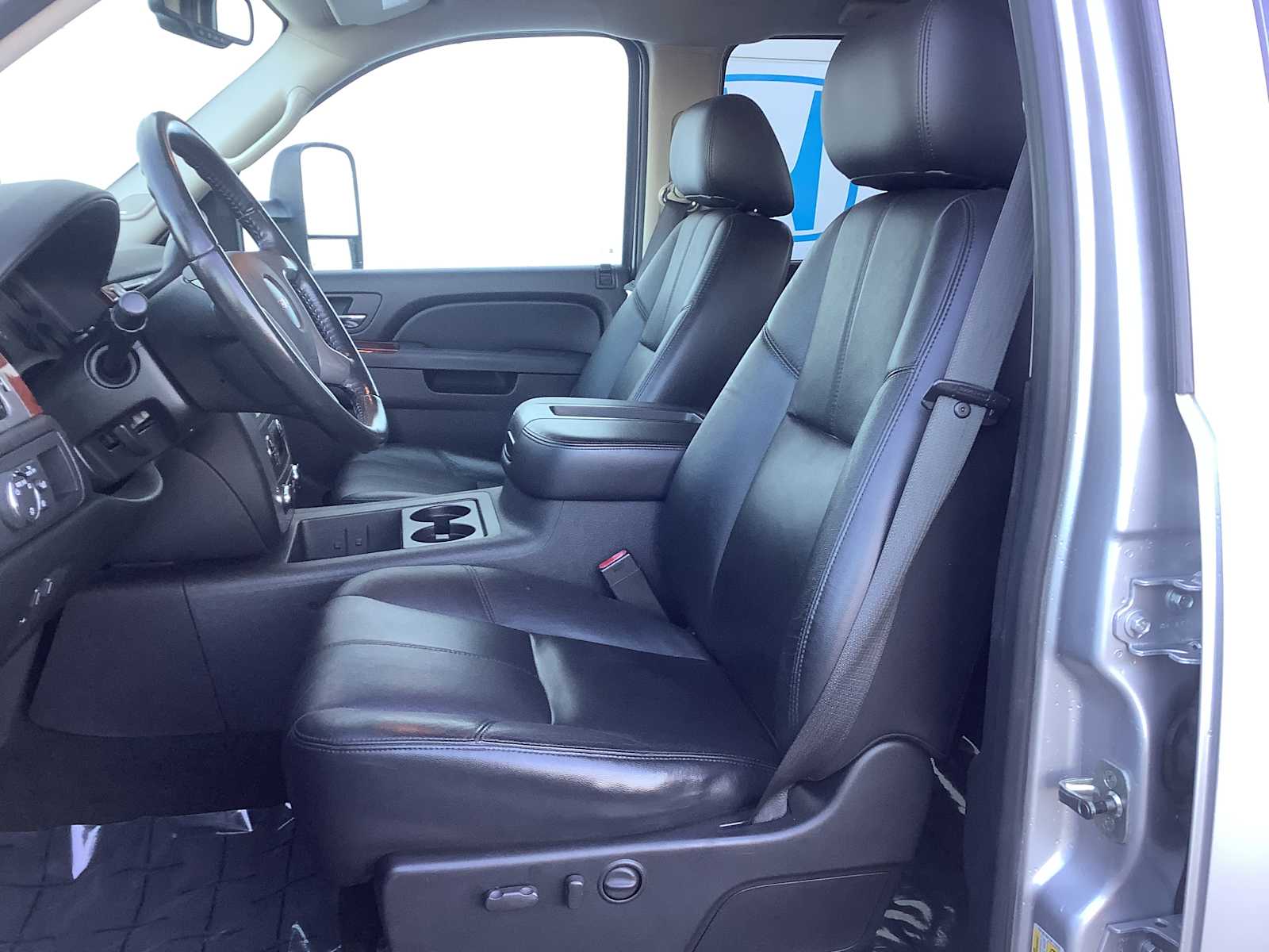 Thumbnail: 2010 GMC Sierra 2500 - 12