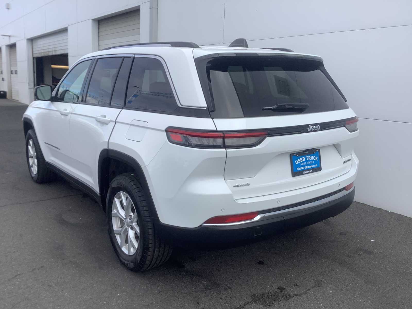 Thumbnail: 2023 Jeep Grand Cherokee - 3