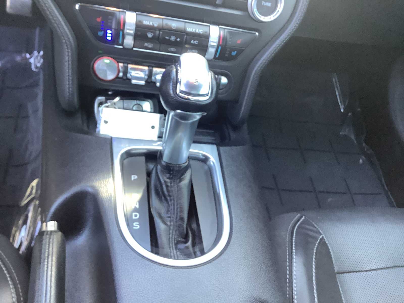 2019 Ford Mustang GT Premium - Photo 18
