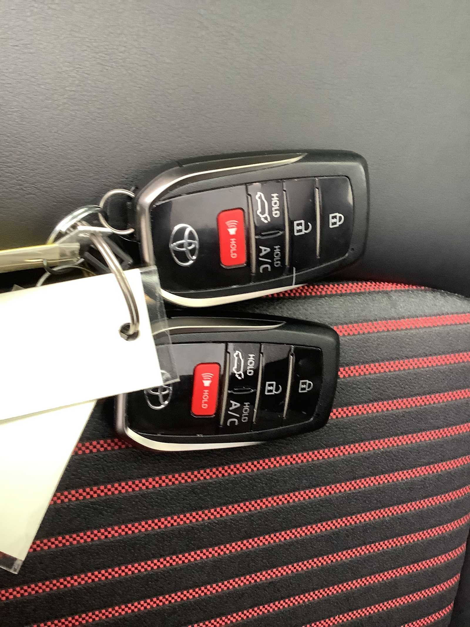 Thumbnail: 2023 Toyota RAV4 - 21