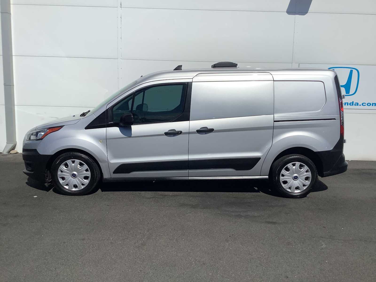 Thumbnail: 2019 Ford Transit Series - 3