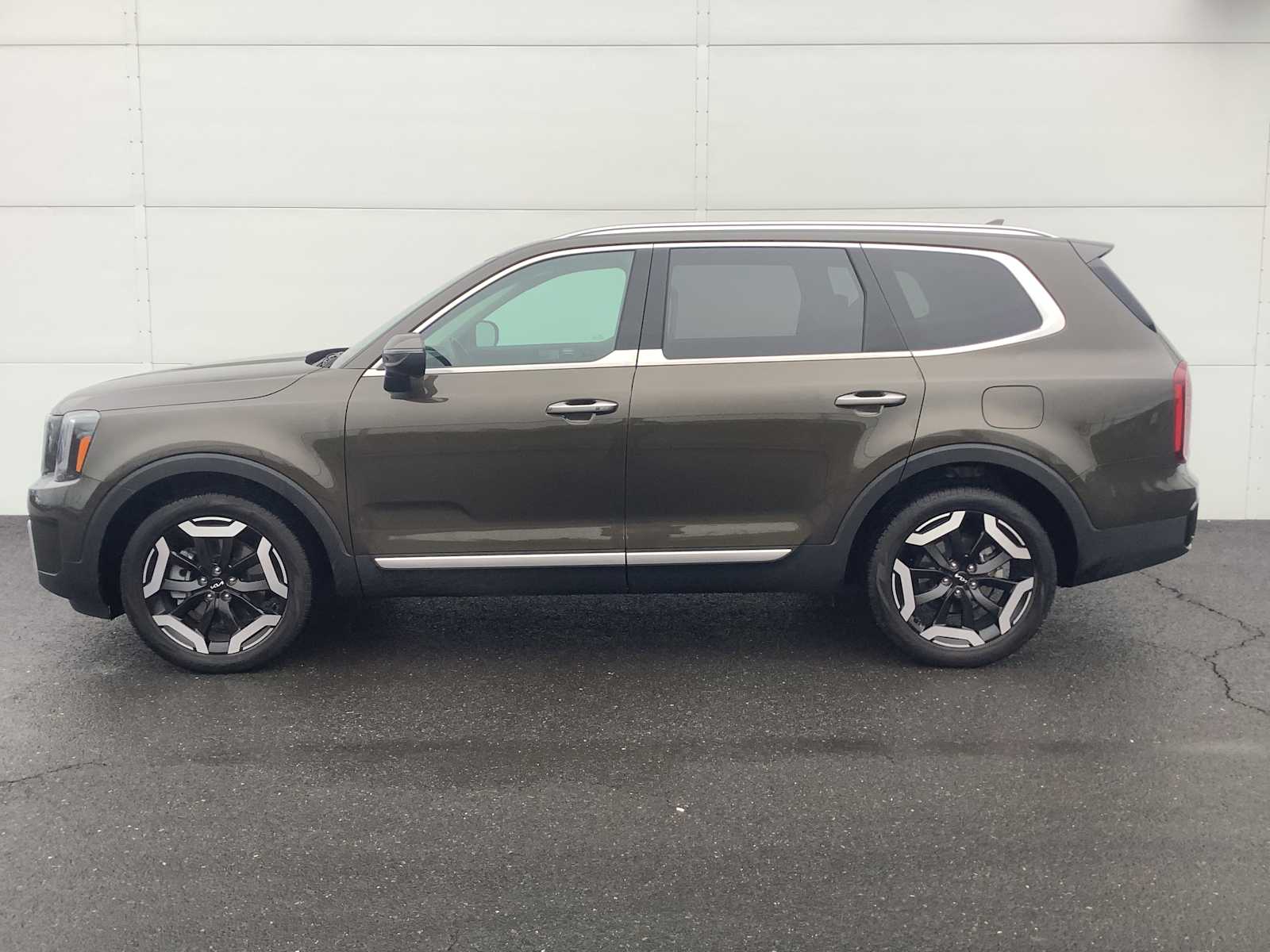 Thumbnail: 2024 Kia Telluride - 2