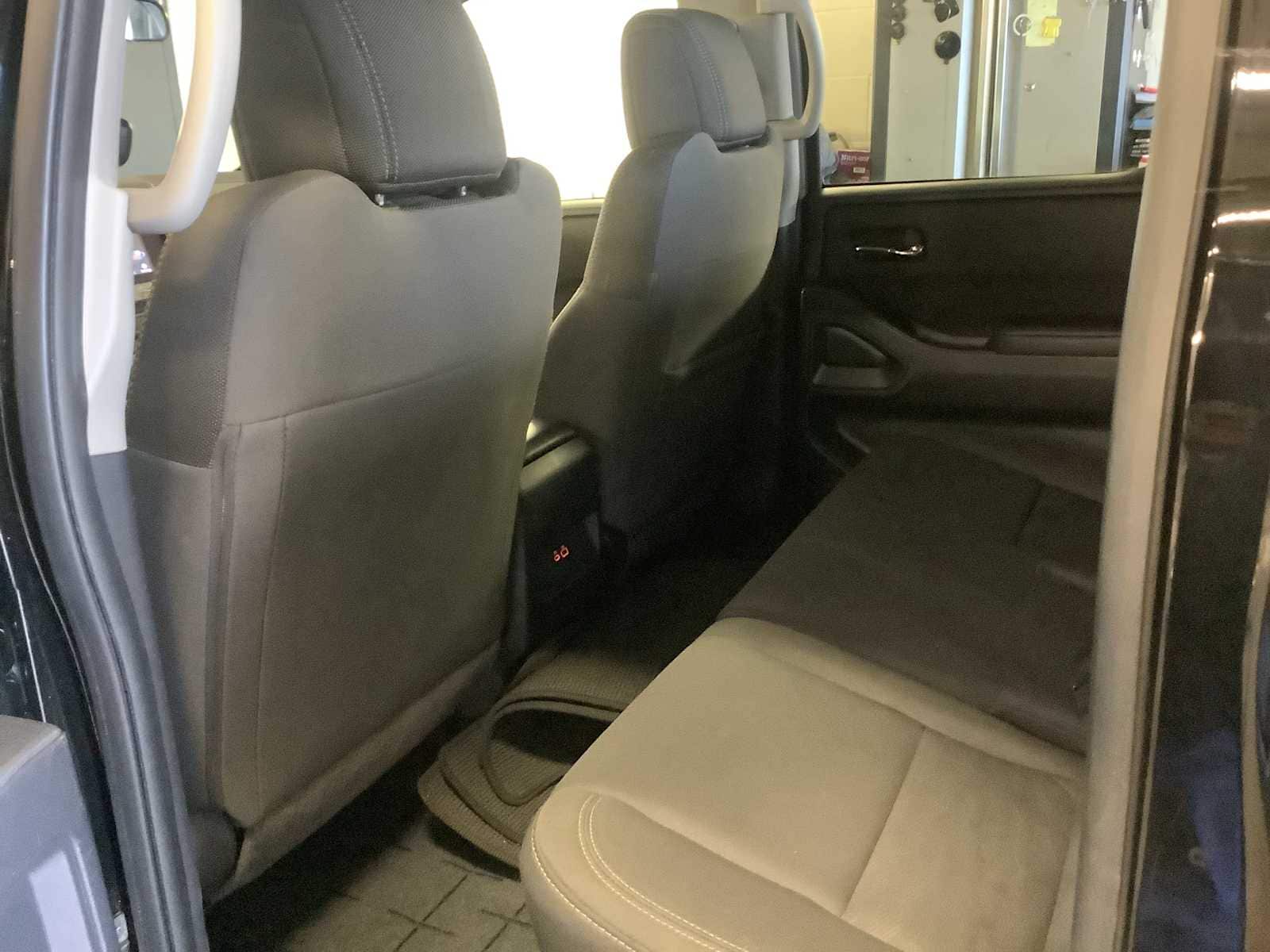 Thumbnail: 2023 Nissan Frontier - 11