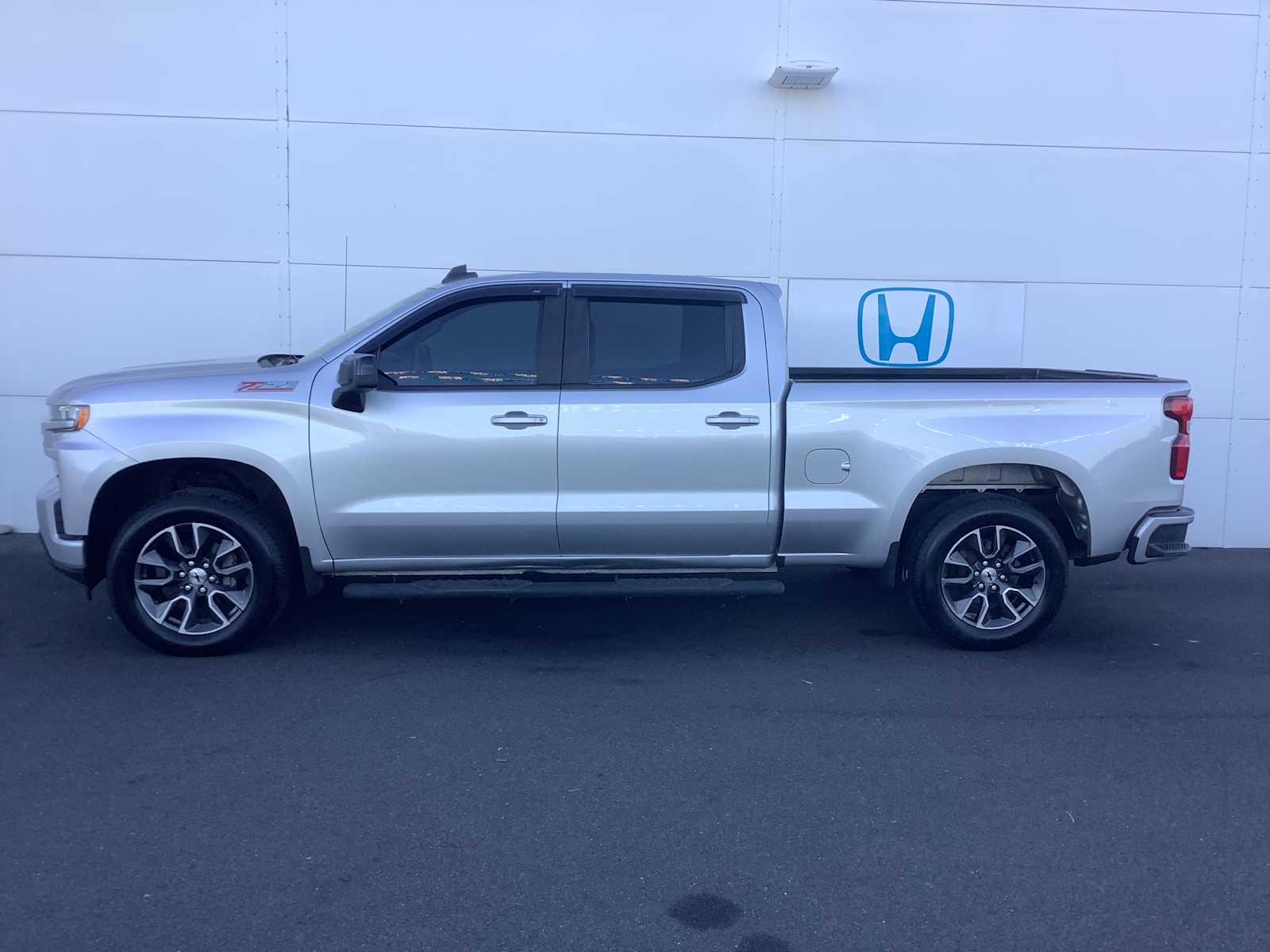 Thumbnail: 2021 Chevrolet Silverado 1500 - 3