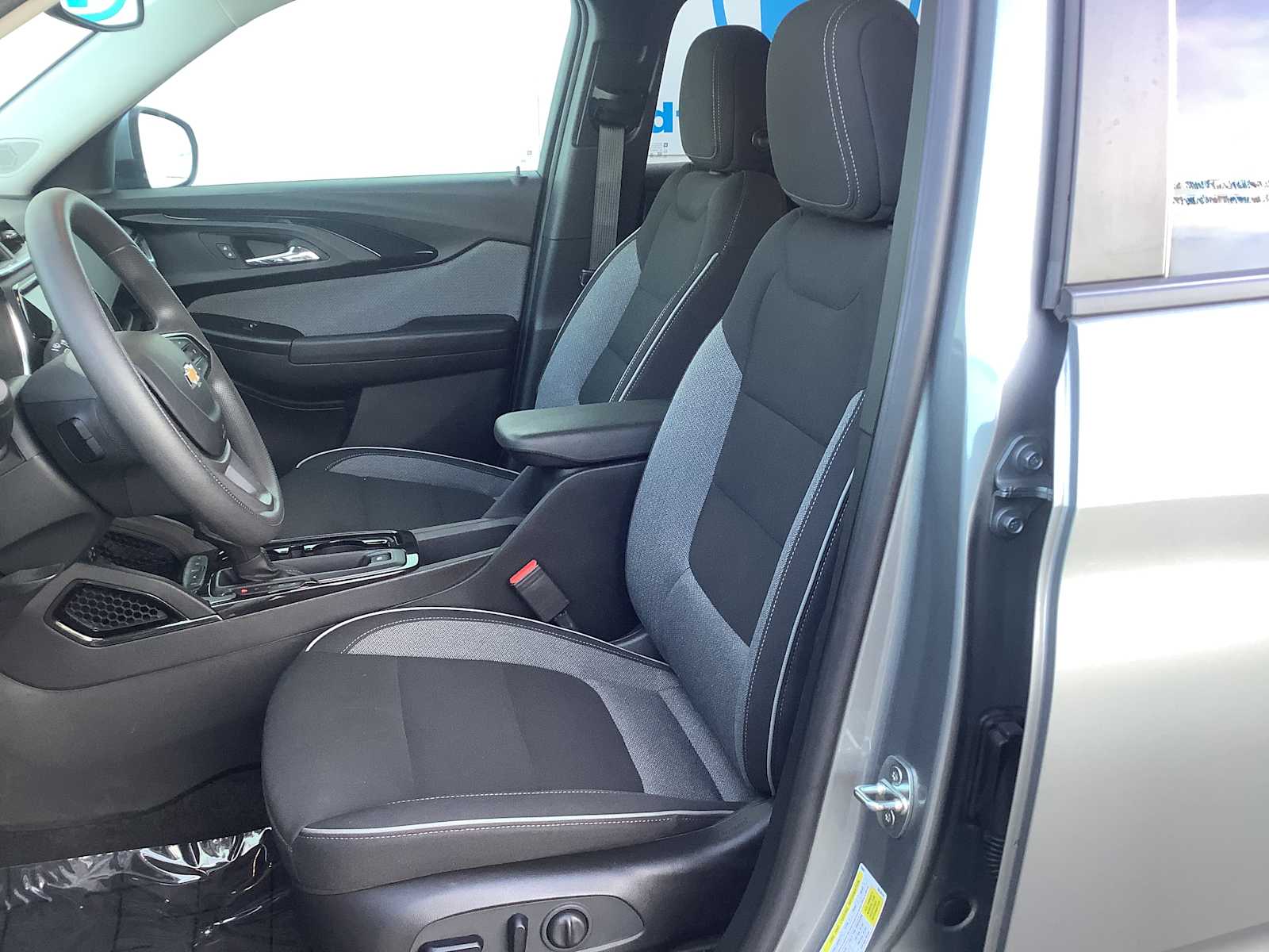 Thumbnail: 2023 Chevrolet TrailBlazer - 11