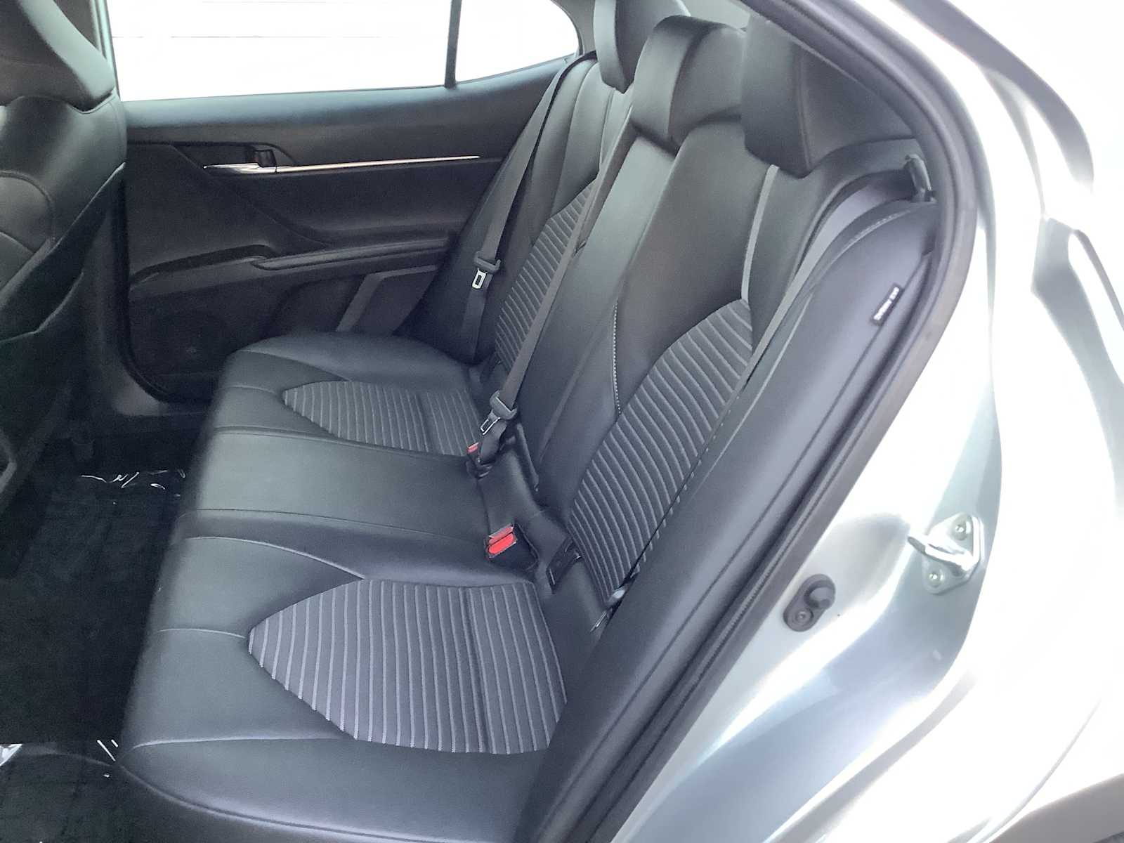 Thumbnail: 2022 Toyota Camry - 13