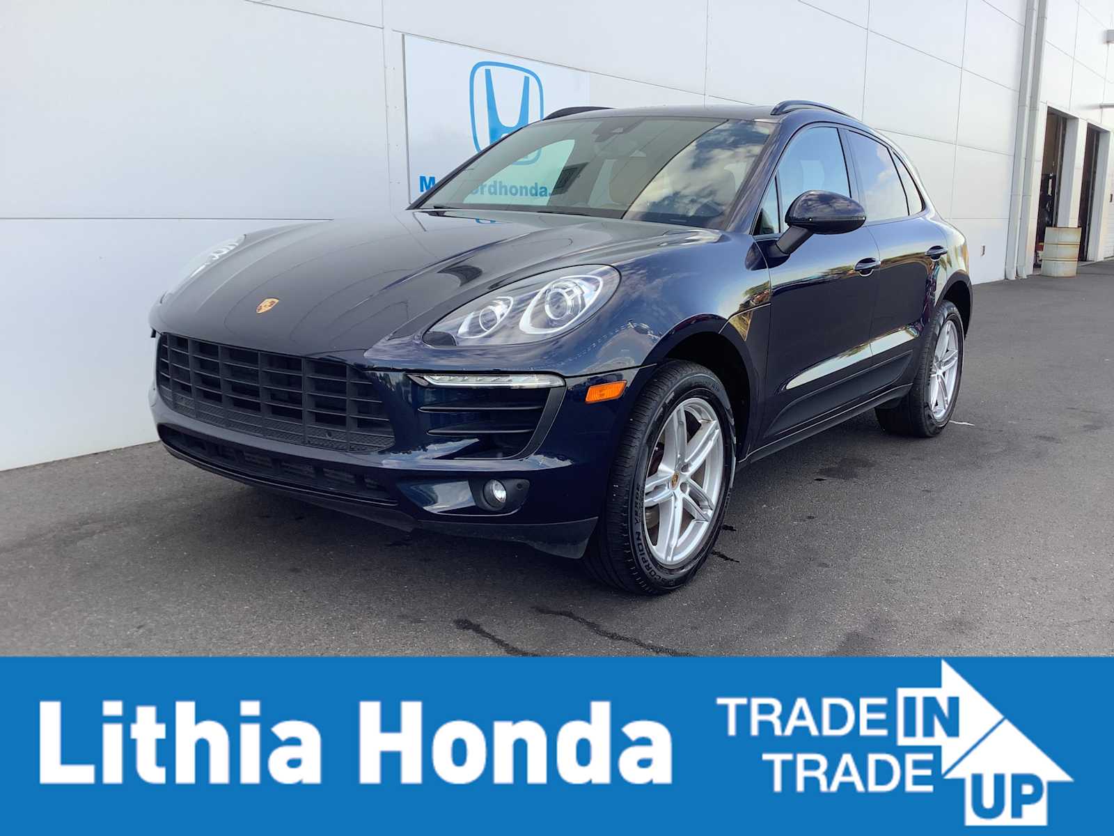 2018 Porsche Macan  -
                  Medford, OR