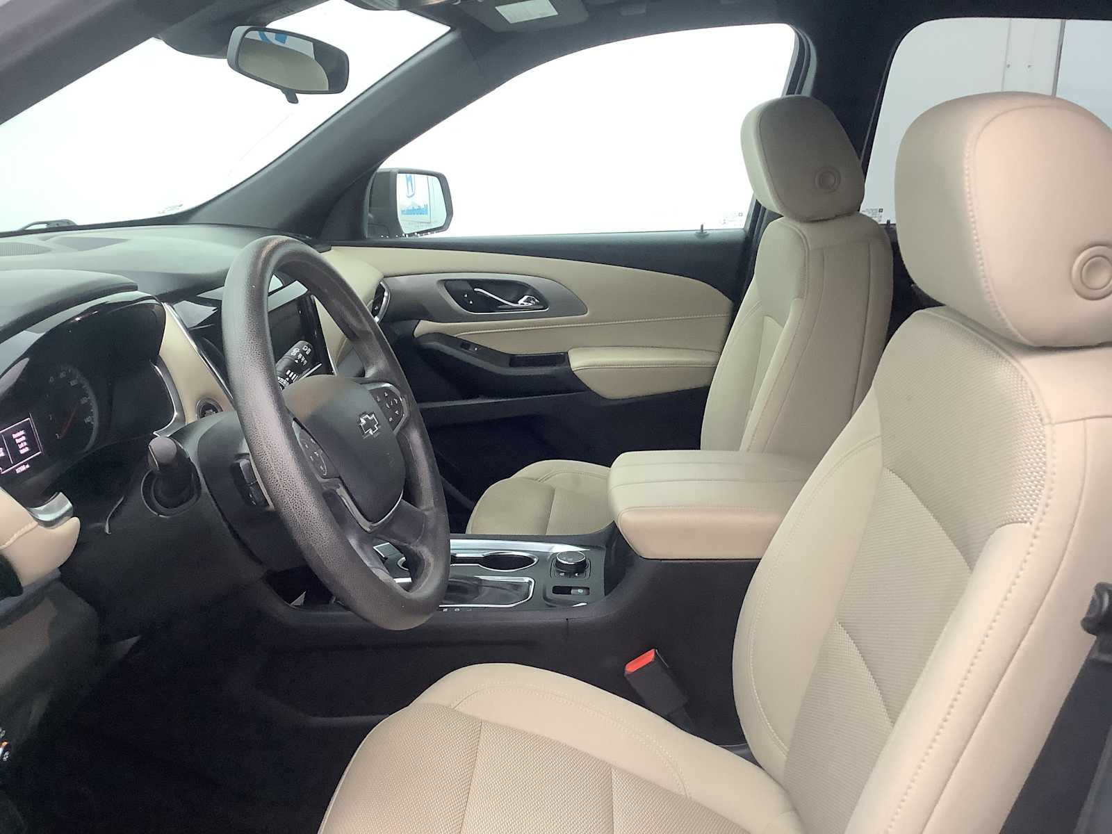 Thumbnail: 2022 Chevrolet Traverse - 2