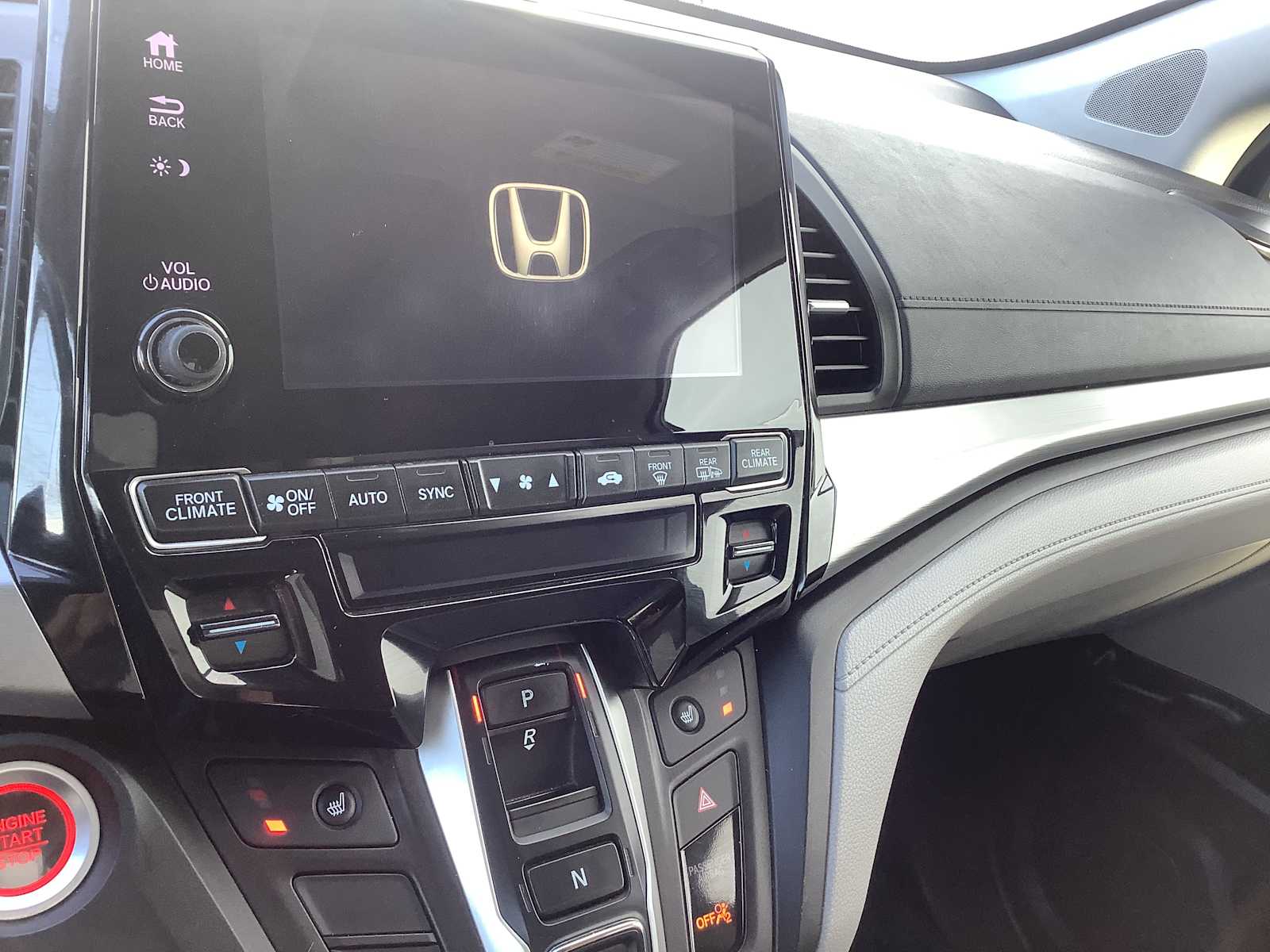 Thumbnail: 2018 Honda Odyssey - 16