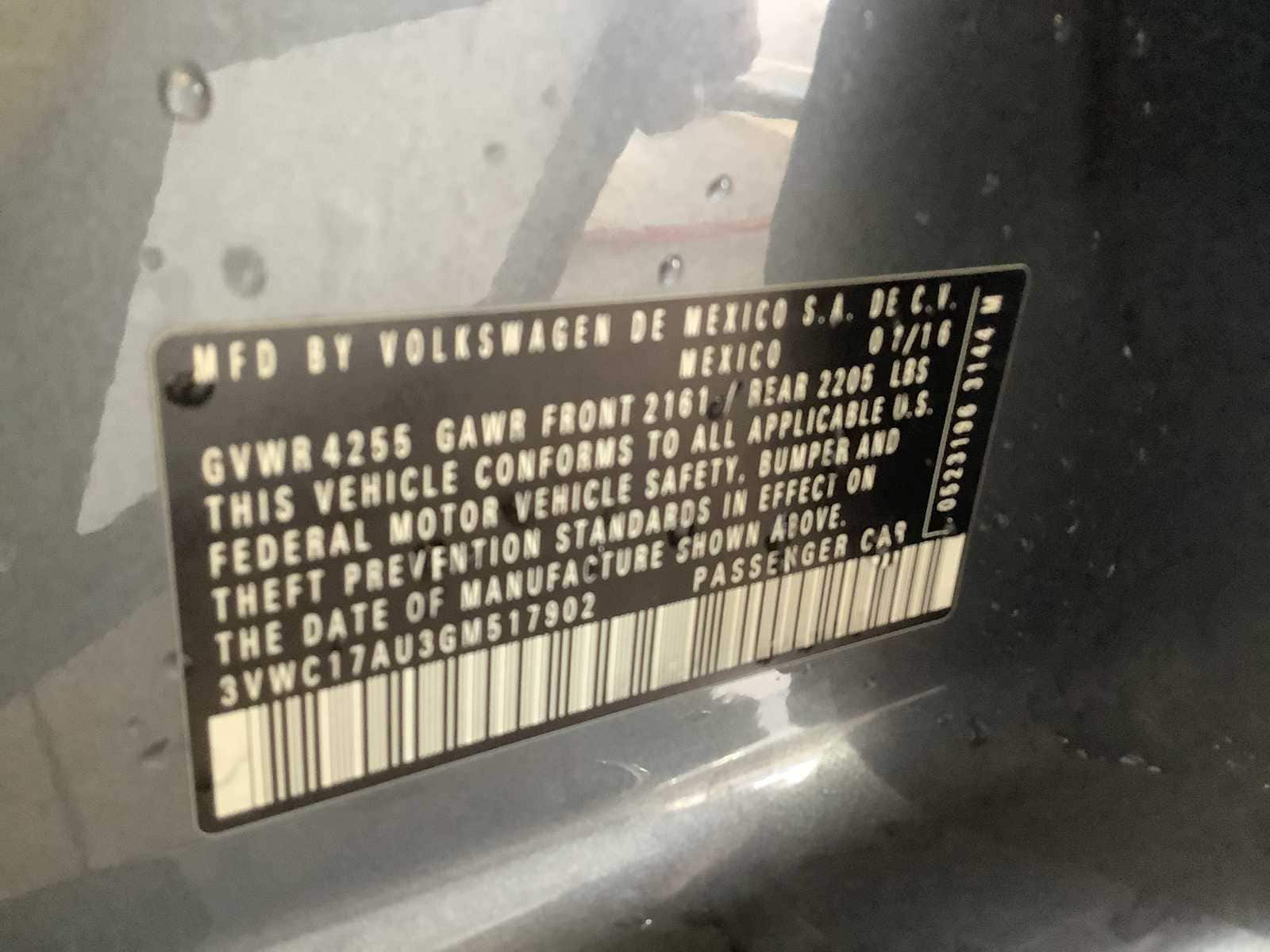 Thumbnail: 2016 Volkswagen e-Golf - 21