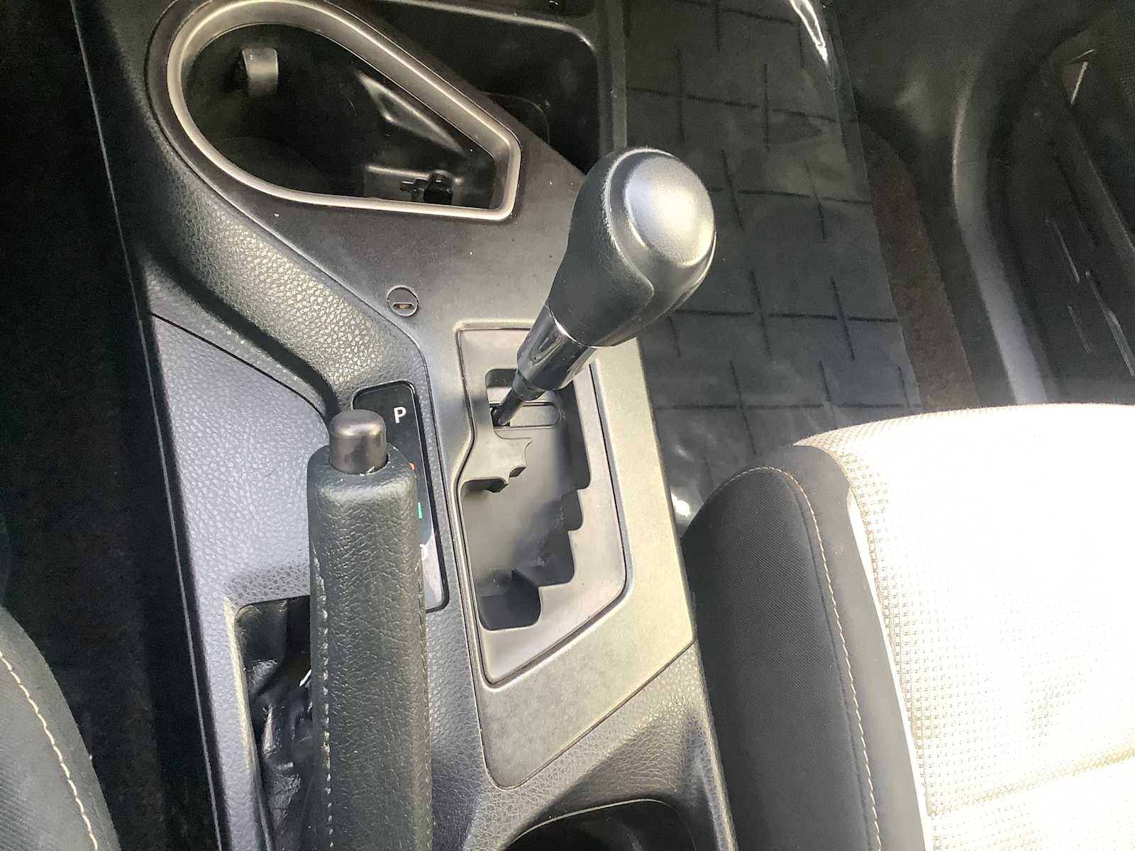 Thumbnail: 2018 Toyota RAV4 - 18