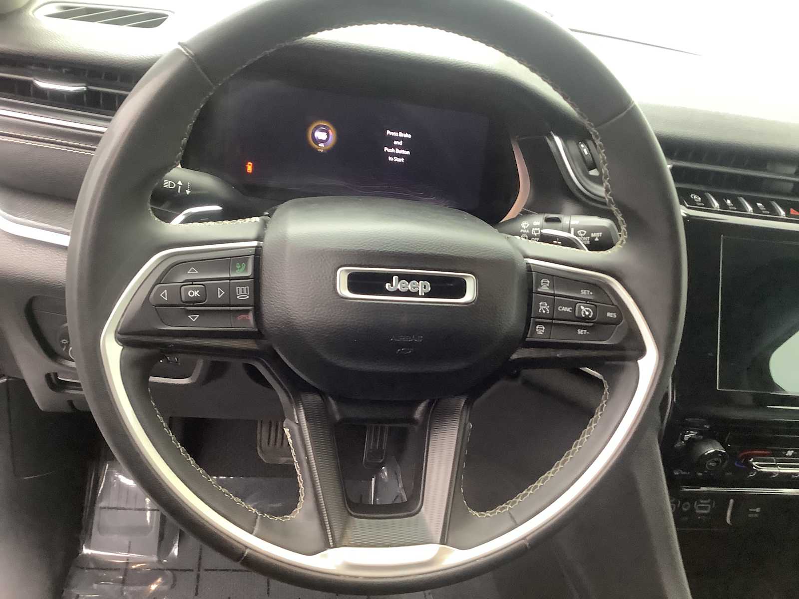 Thumbnail: 2023 Jeep Grand Cherokee - 15