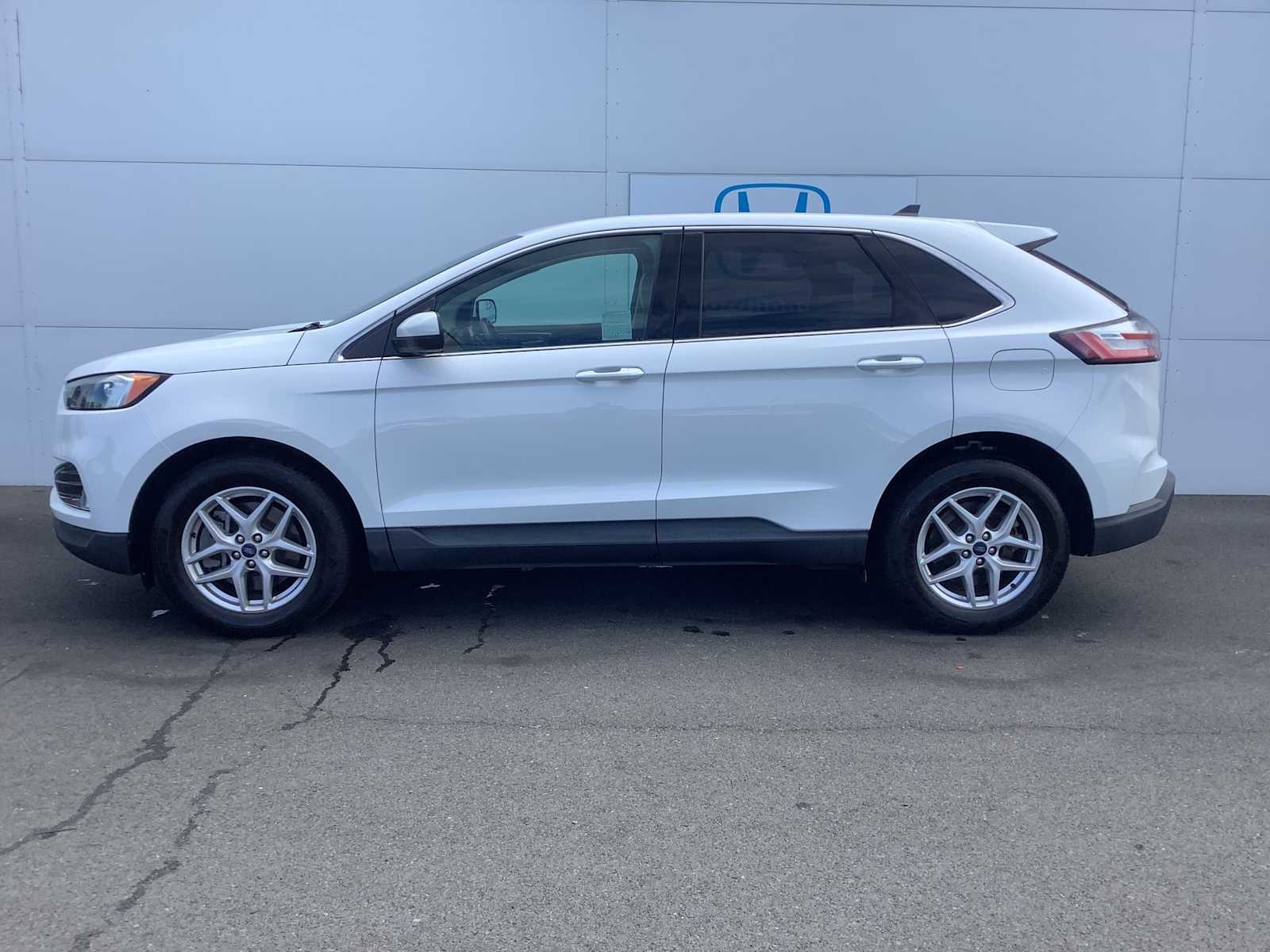 Thumbnail: 2022 Ford Edge - 2