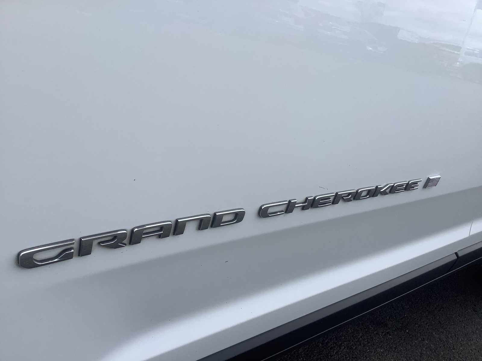 Thumbnail: 2023 Jeep Grand Cherokee - 6