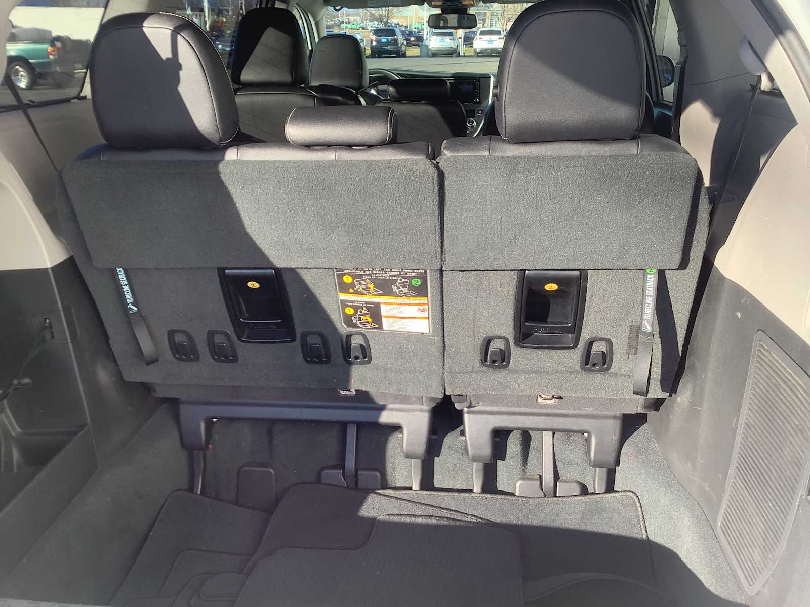 Thumbnail: 2019 Toyota Sienna - 14