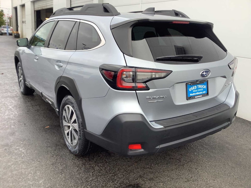 Used 2024 Subaru Outback Premium SUV