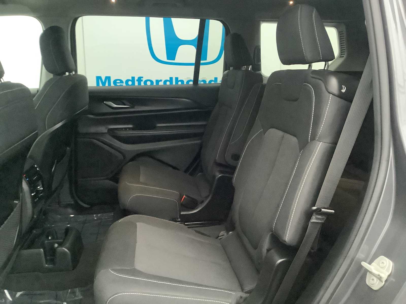 Thumbnail: 2023 Jeep Grand Cherokee - 13