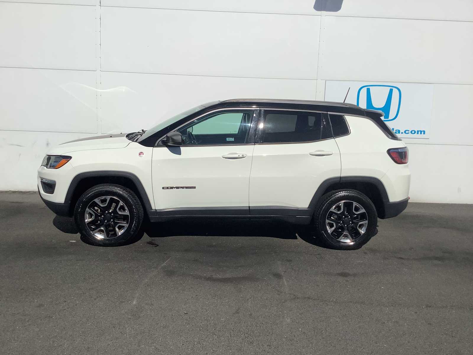 Thumbnail: 2018 Jeep Compass - 3