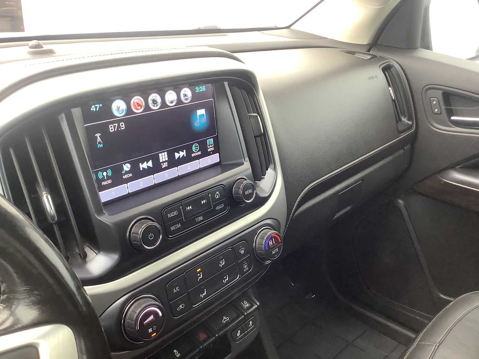 Thumbnail: 2018 GMC Canyon - 17