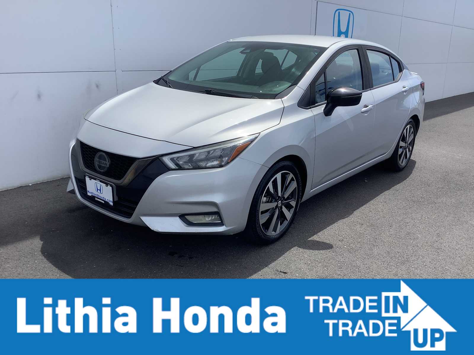 2020 Nissan Versa 1.6 SR CVT's photo