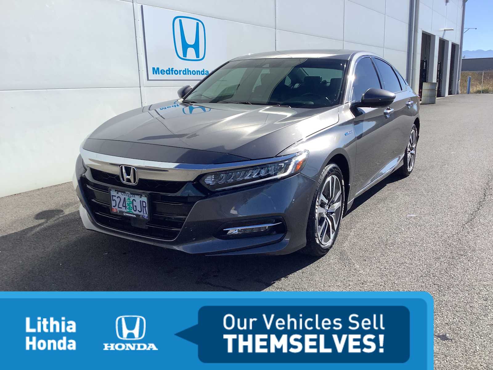 2020 Honda Accord Hybrid Touring's photo