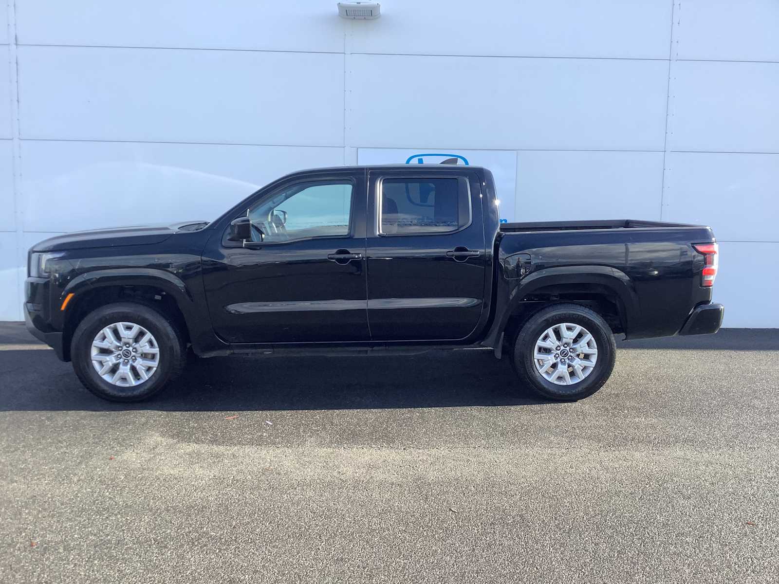 Thumbnail: 2023 Nissan Frontier - 2